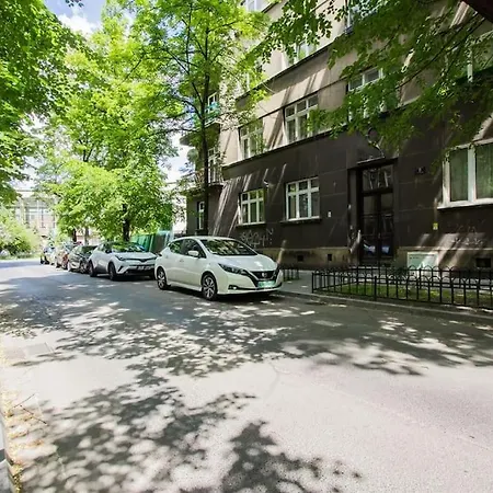 Spacious 3Br Apartment With Ac In Living Room, 2 Balconies Krasków Eksteriør bilde